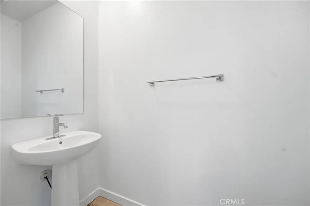 27326 Seven Oaks Lane Valencia, CA 91381