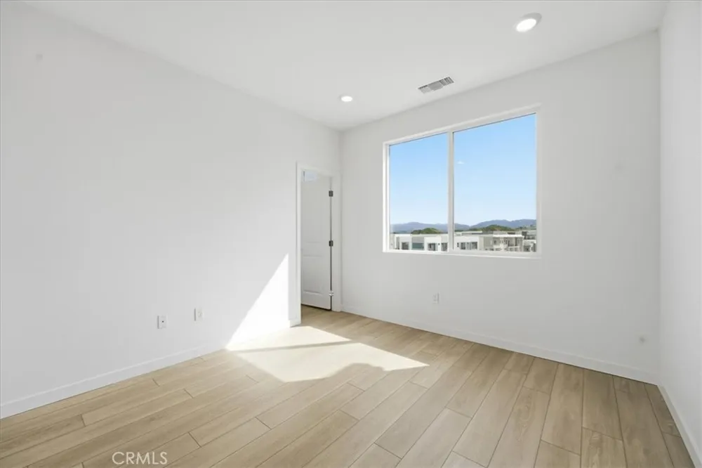 27326 Seven Oaks Lane Valencia, CA 91381