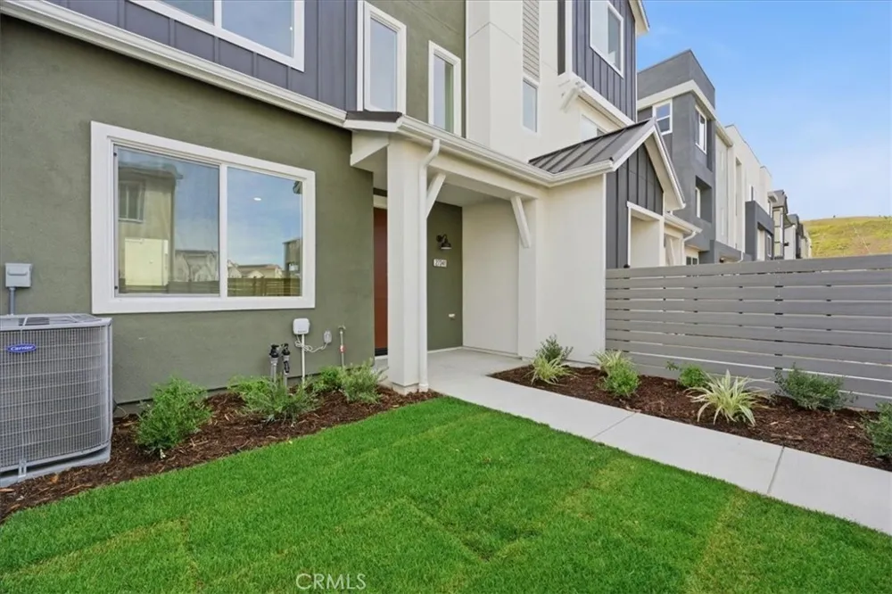 27326 Seven Oaks Lane Valencia, CA 91381
