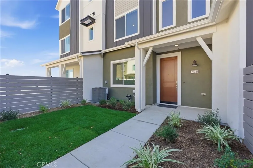 27326 Seven Oaks Lane Valencia, CA 91381