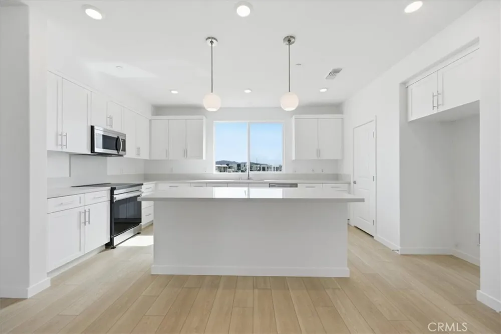 27326 Seven Oaks Lane Valencia, CA 91381