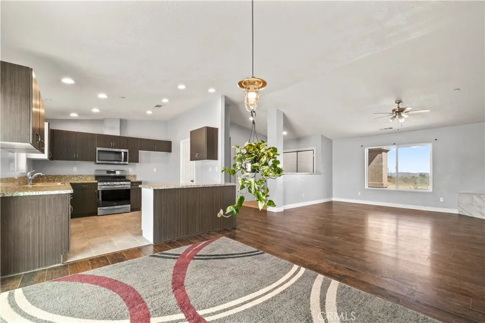 7755 7th Street Phelan, CA 92371