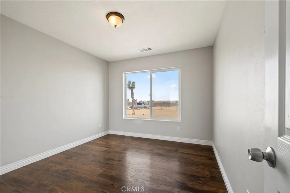 7755 7th Street Phelan, CA 92371