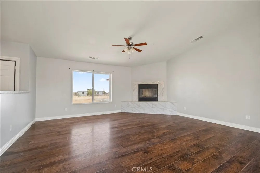 7755 7th Street Phelan, CA 92371