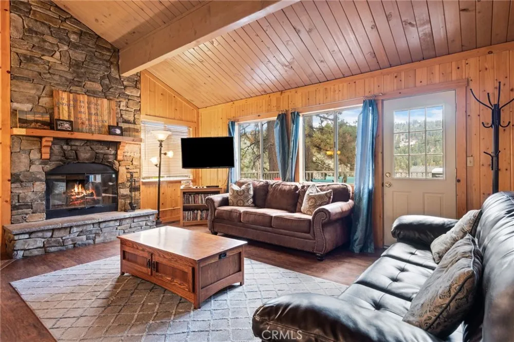 39038 Bayview Lane Big Bear Lake, CA 92315