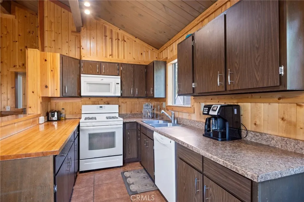 39038 Bayview Lane Big Bear Lake, CA 92315