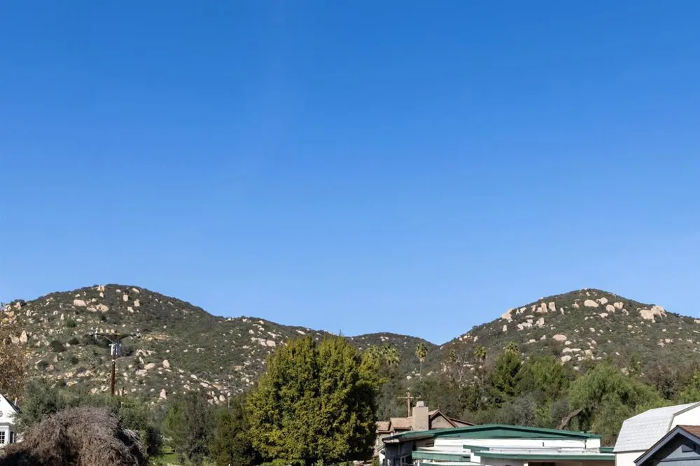 10292 Canyon Dr. Escondido, CA 92026
