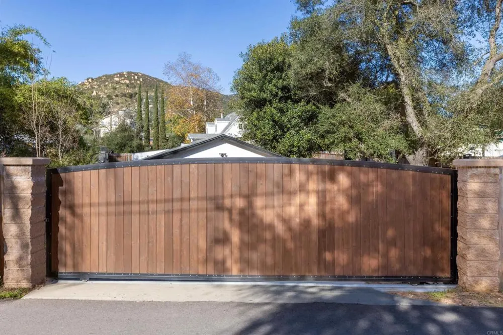 10292 Canyon Dr. Escondido, CA 92026