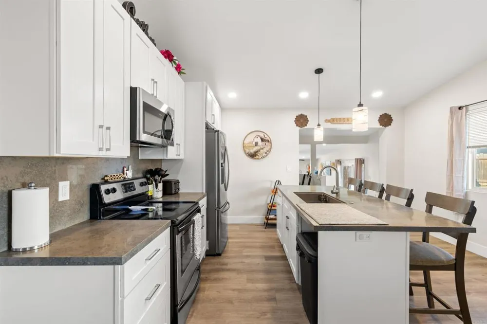 10292 Canyon Dr. Escondido, CA 92026