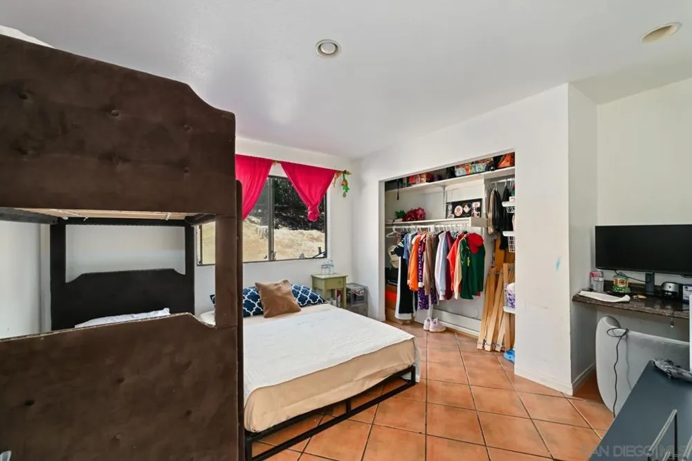 2884 Brandeis Dr. Oceanside, CA 92056