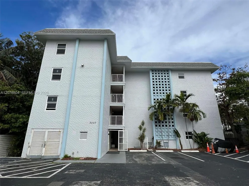 3257 NE 13th St #101 Pompano Beach, FL 33062