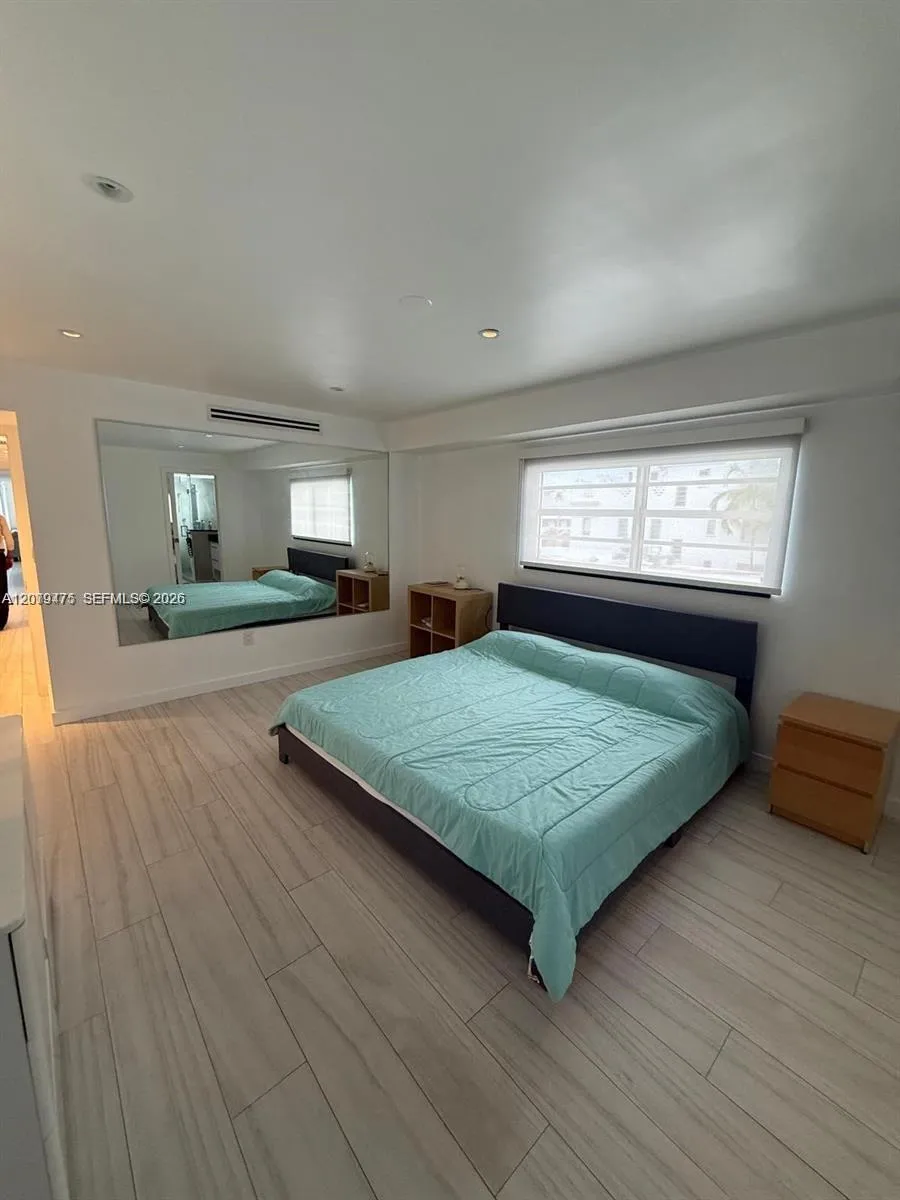 1150 Collins Ave #406 Miami Beach, FL 33139