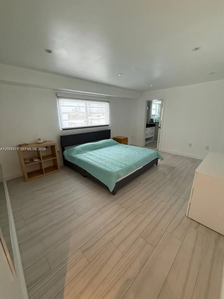 1150 Collins Ave #406 Miami Beach, FL 33139