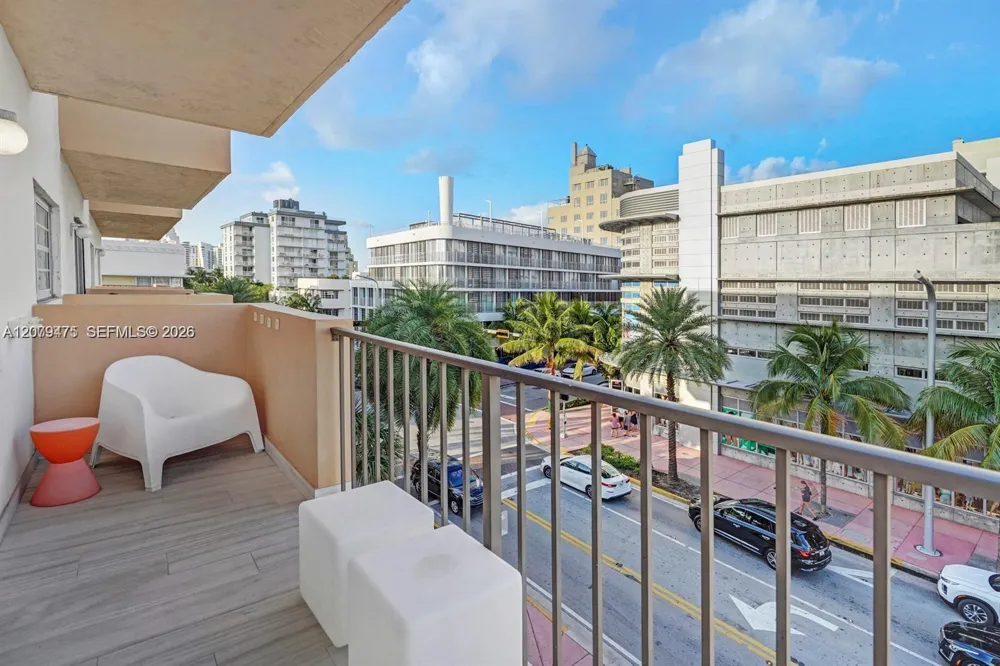 1150 Collins Ave #406 Miami Beach, FL 33139