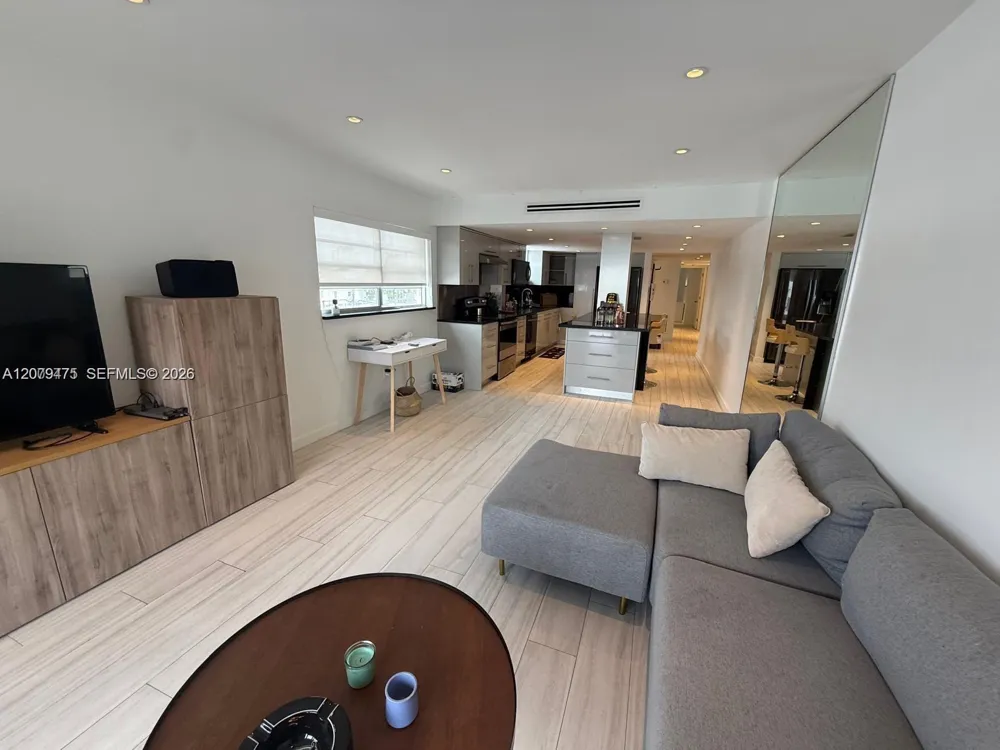 1150 Collins Ave #406 Miami Beach, FL 33139