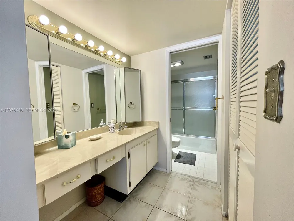 1901 Brickell Ave #B506 Miami, FL 33129