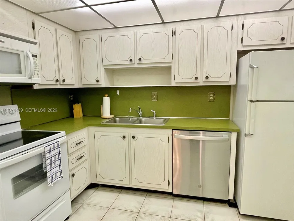 1901 Brickell Ave #B506 Miami, FL 33129