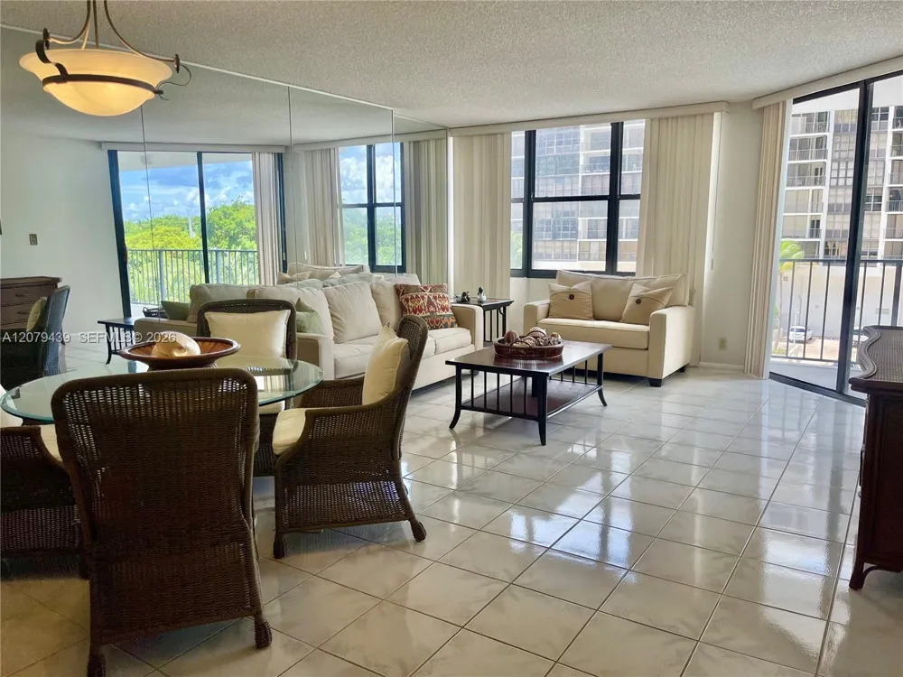 1901 Brickell Ave #B506 Miami, FL 33129