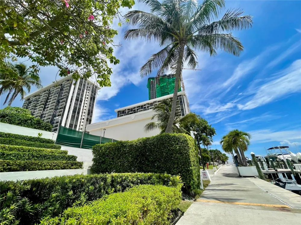 1901 Brickell Ave #B506 Miami, FL 33129