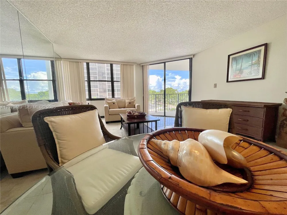 1901 Brickell Ave #B506 Miami, FL 33129