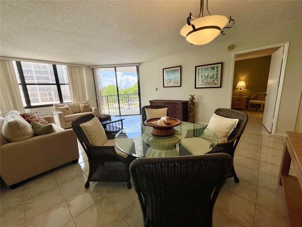 1901 Brickell Ave #B506 Miami, FL 33129