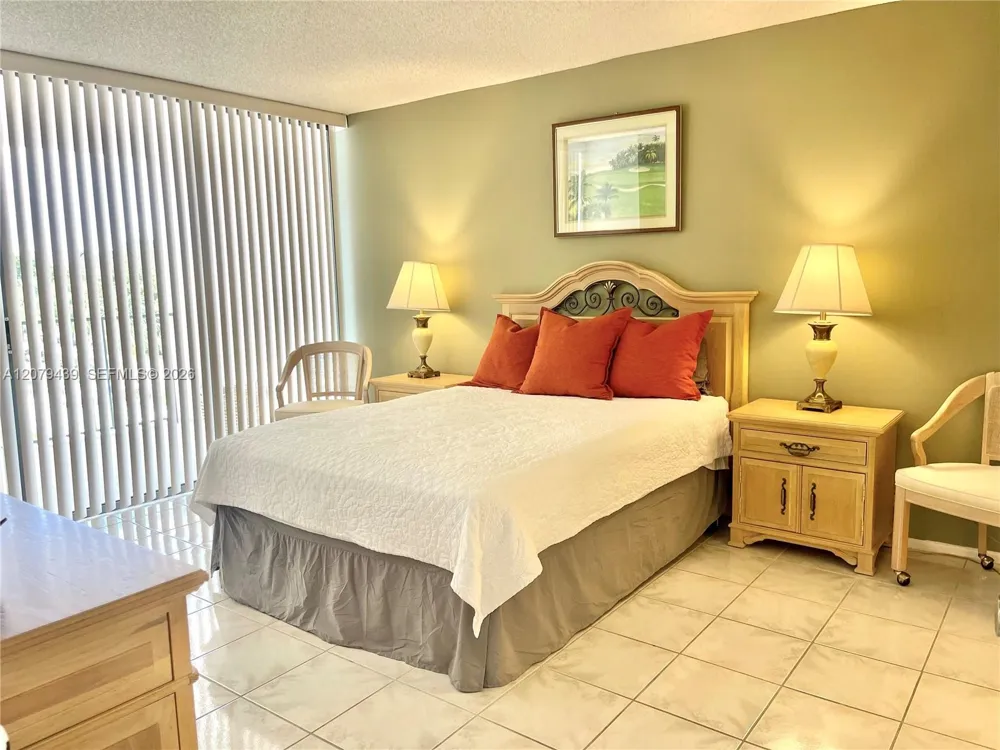 1901 Brickell Ave #B506 Miami, FL 33129