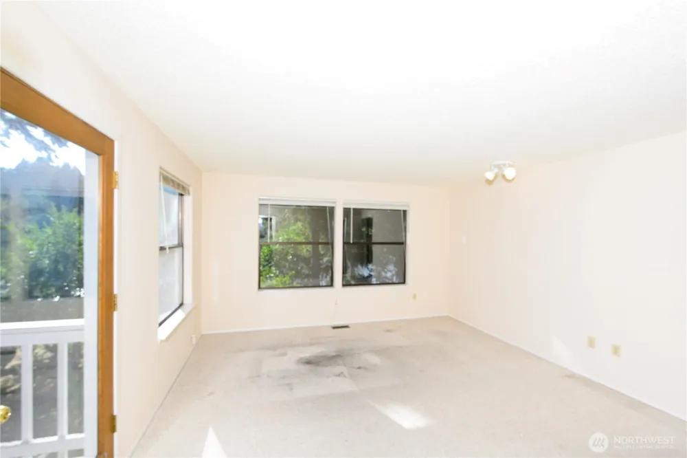 15449 Virginia Point Road NE Poulsbo, WA 98370