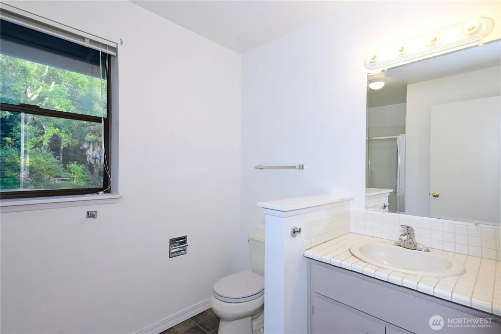 15449 Virginia Point Road NE Poulsbo, WA 98370