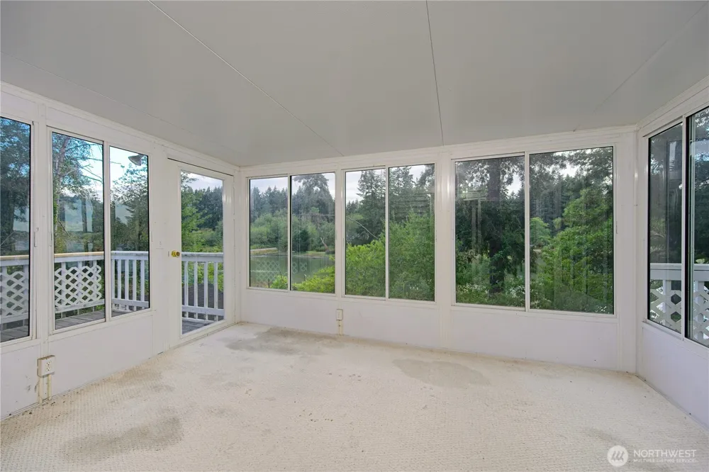 15449 Virginia Point Road NE Poulsbo, WA 98370