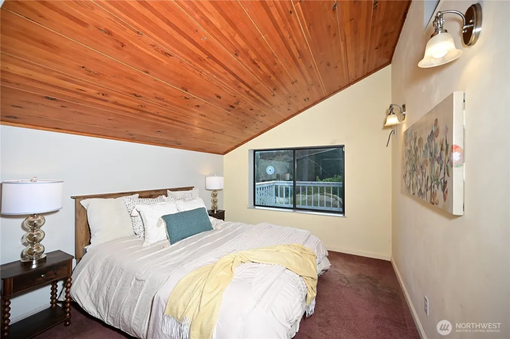 15449 Virginia Point Road NE Poulsbo, WA 98370