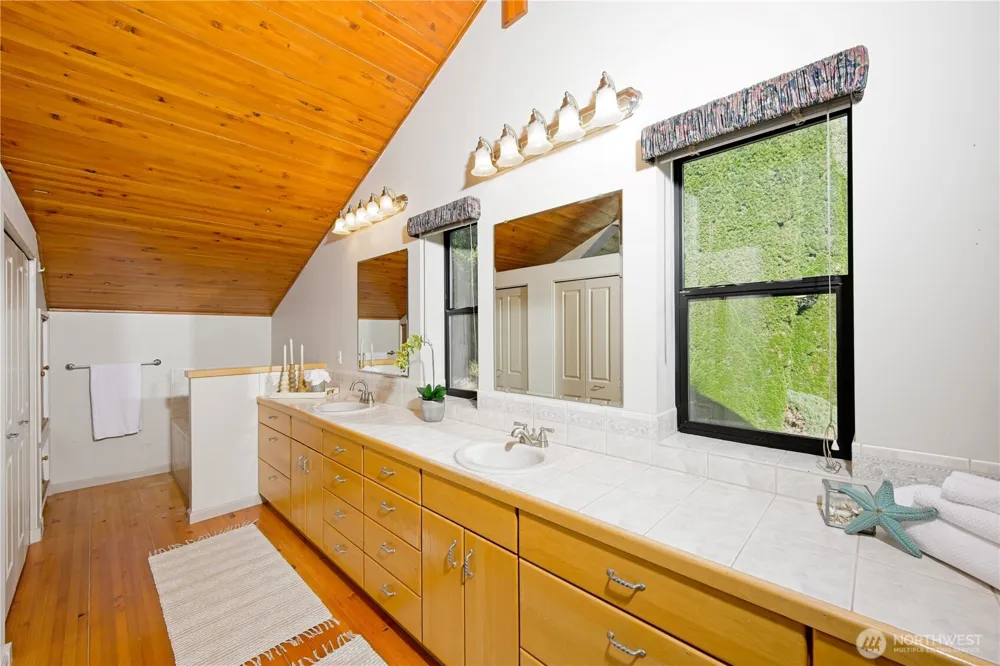15449 Virginia Point Road NE Poulsbo, WA 98370