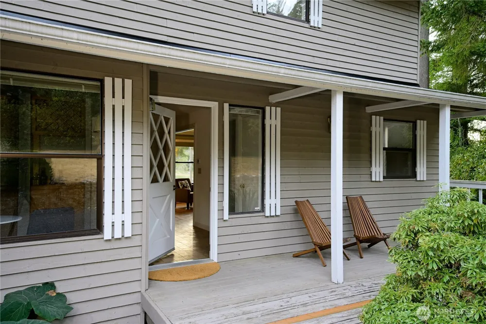 15449 Virginia Point Road NE Poulsbo, WA 98370