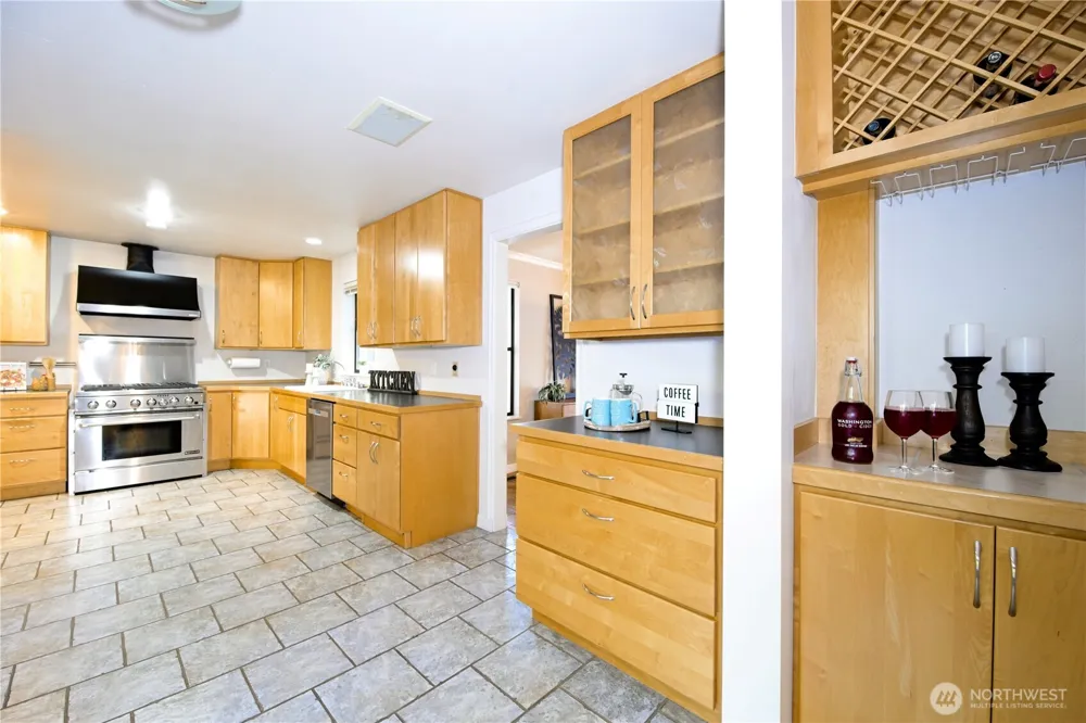 15449 Virginia Point Road NE Poulsbo, WA 98370