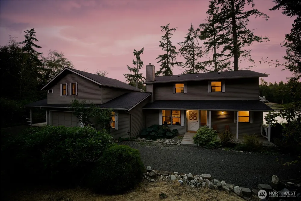 15449 Virginia Point Road NE Poulsbo, WA 98370