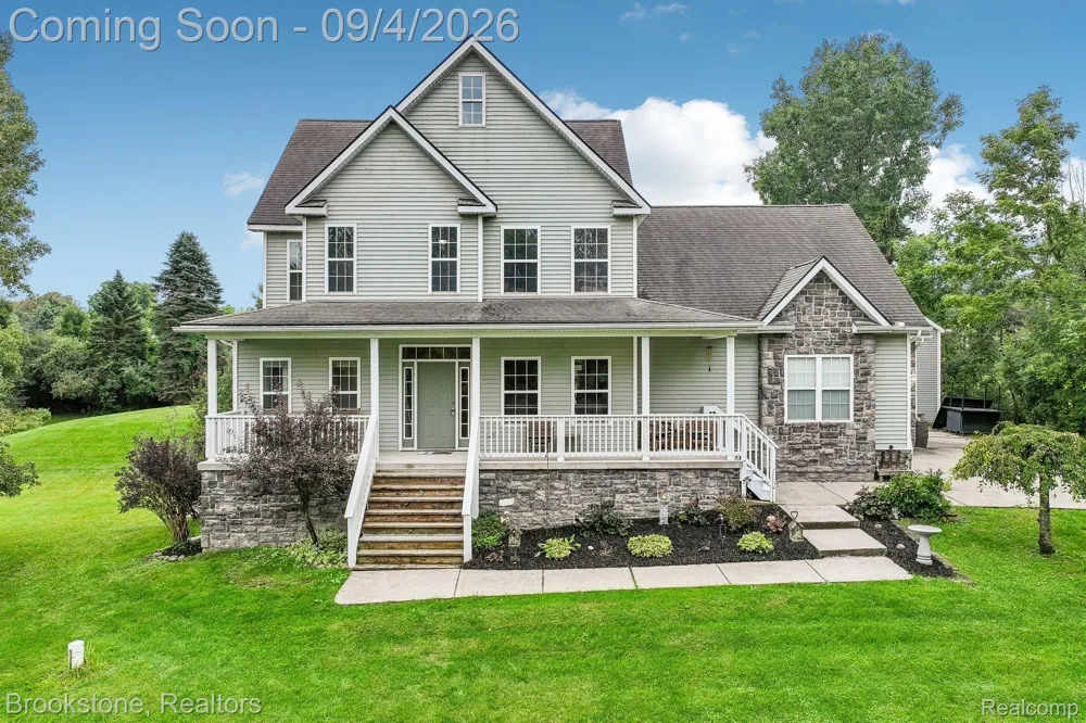 2633 Groveland Road Groveland Township, MI 48462