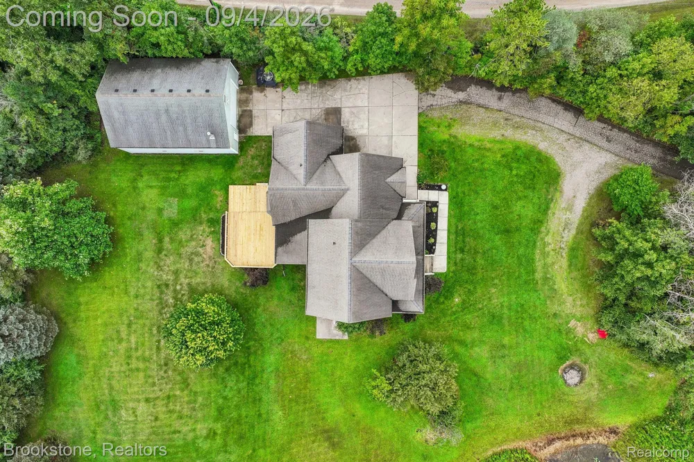 2633 Groveland Road Groveland Township, MI 48462