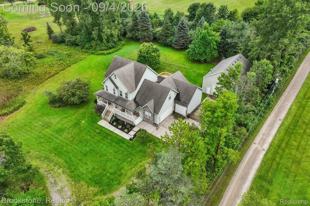 2633 Groveland Road Groveland Township, MI 48462