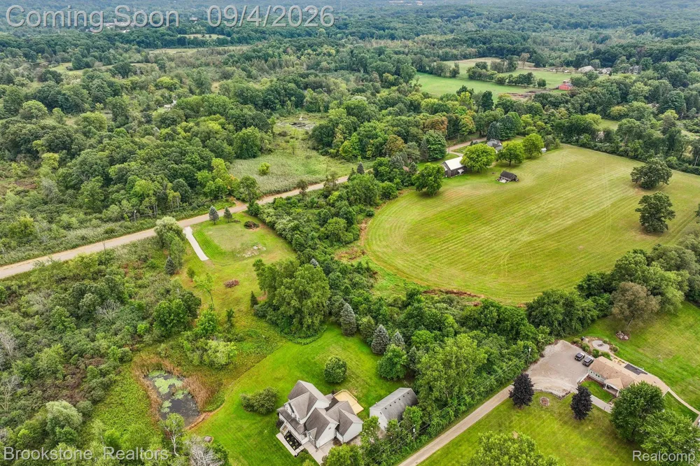 2633 Groveland Road Groveland Township, MI 48462