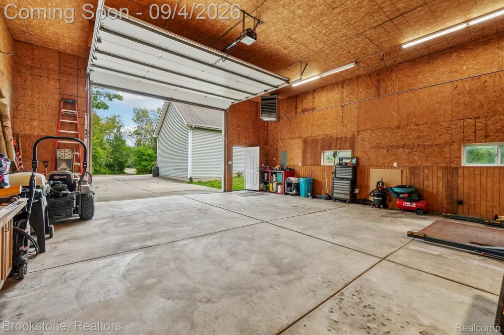 2633 Groveland Road Groveland Township, MI 48462