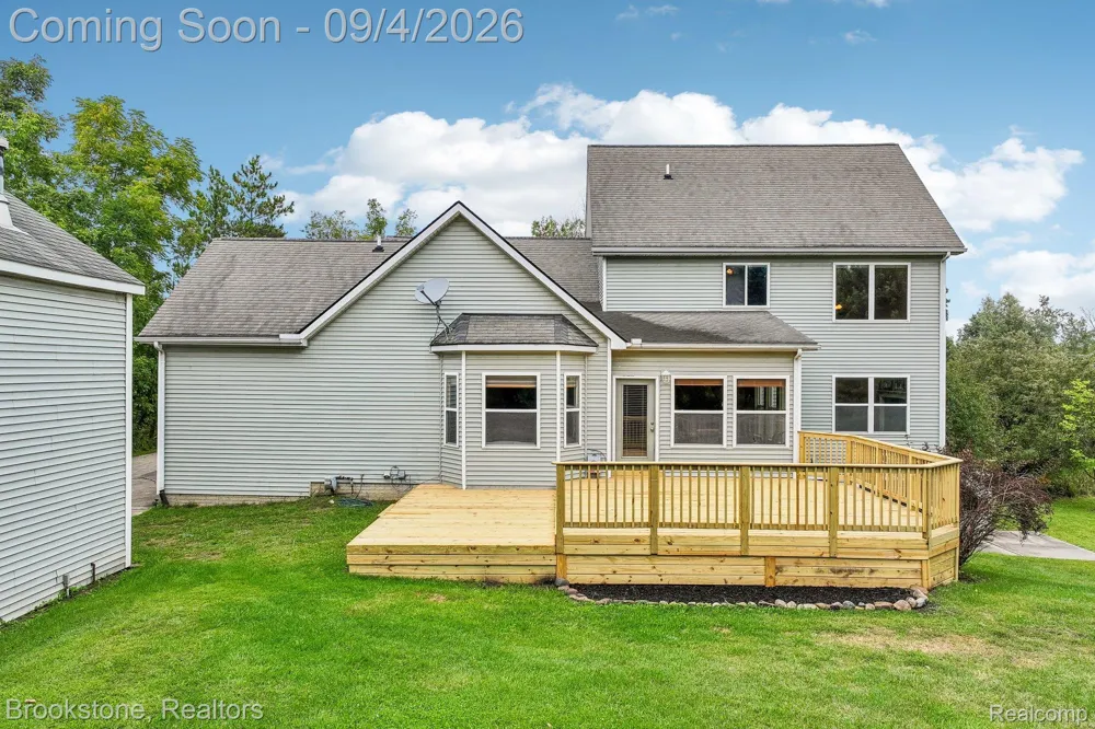 2633 Groveland Road Groveland Township, MI 48462