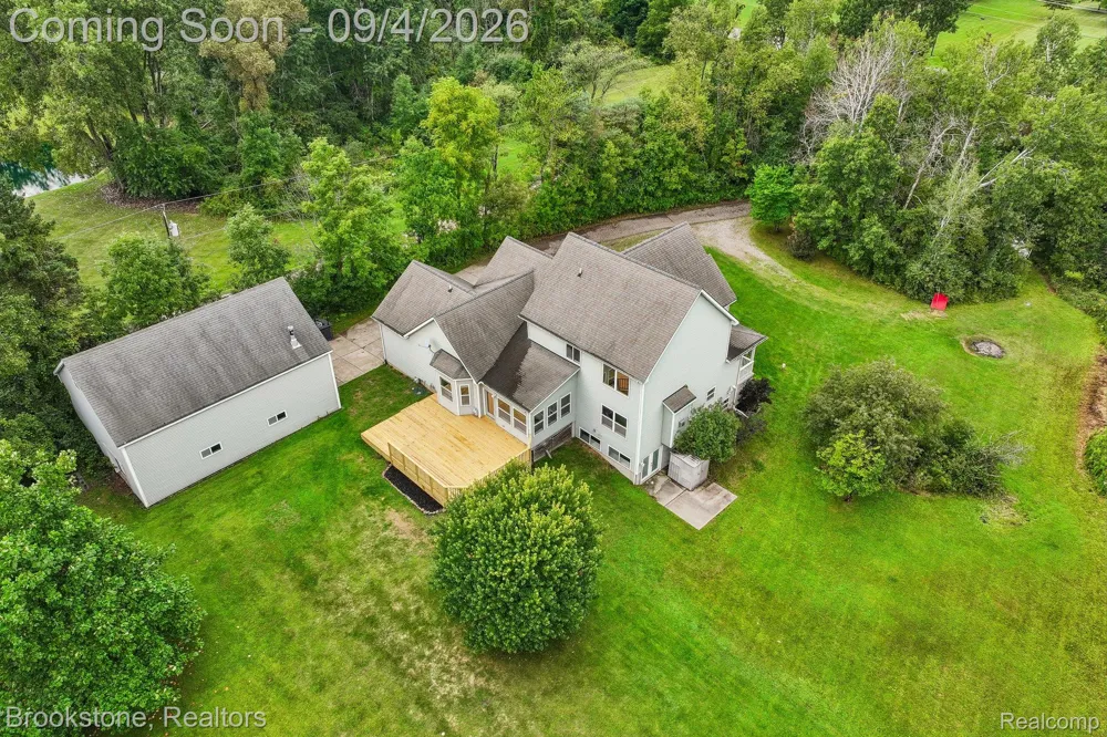 2633 Groveland Road Groveland Township, MI 48462