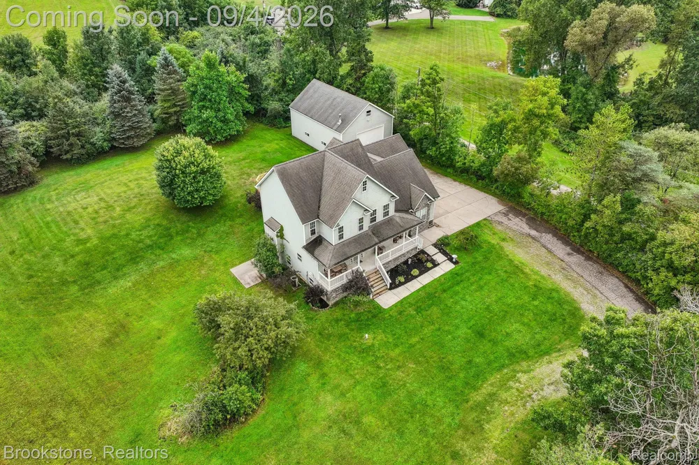 2633 Groveland Road Groveland Township, MI 48462