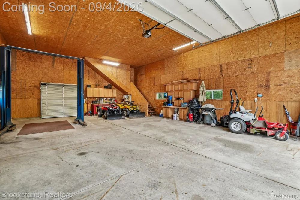 2633 Groveland Road Groveland Township, MI 48462