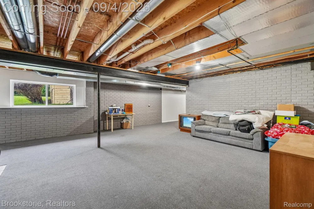 2633 Groveland Road Groveland Township, MI 48462