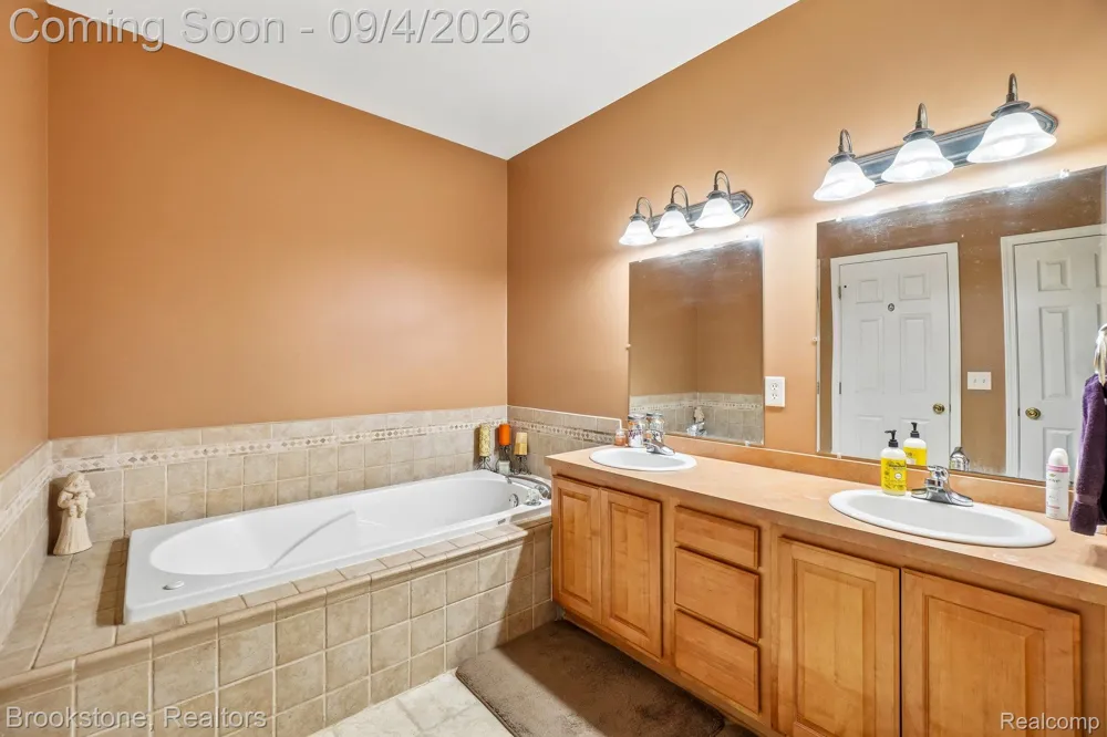2633 Groveland Road Groveland Township, MI 48462