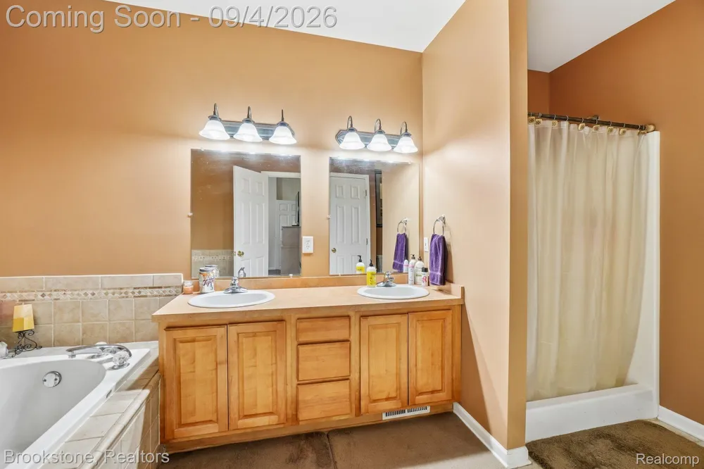 2633 Groveland Road Groveland Township, MI 48462