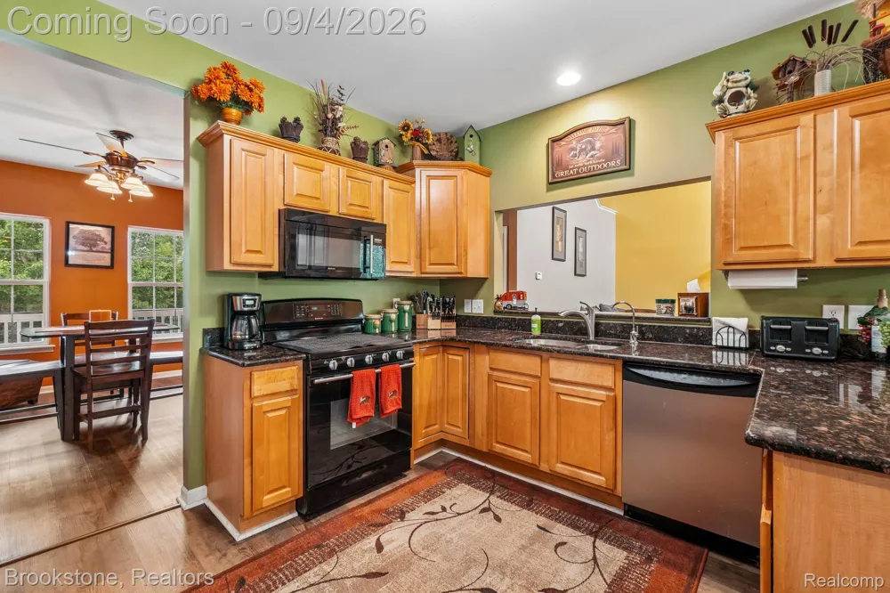 2633 Groveland Road Groveland Township, MI 48462