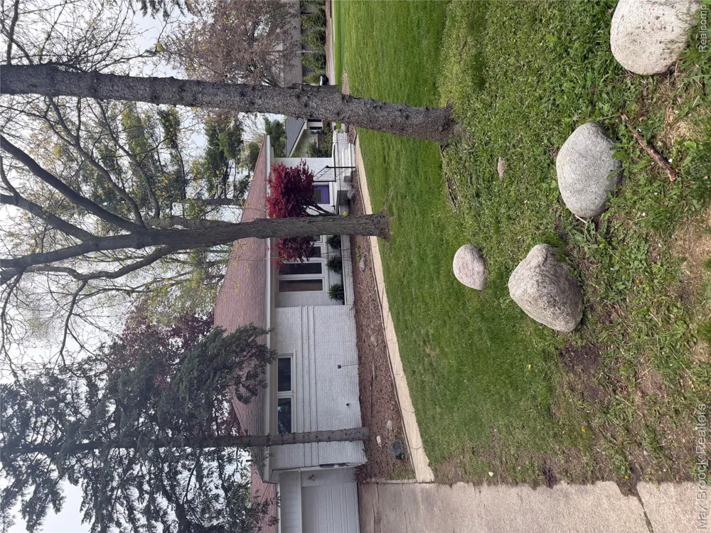 2665 Middlebelt Road West Bloomfield Charter Township, MI 48324