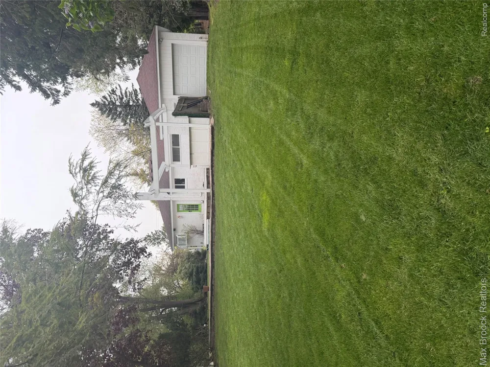 2665 Middlebelt Road West Bloomfield Charter Township, MI 48324