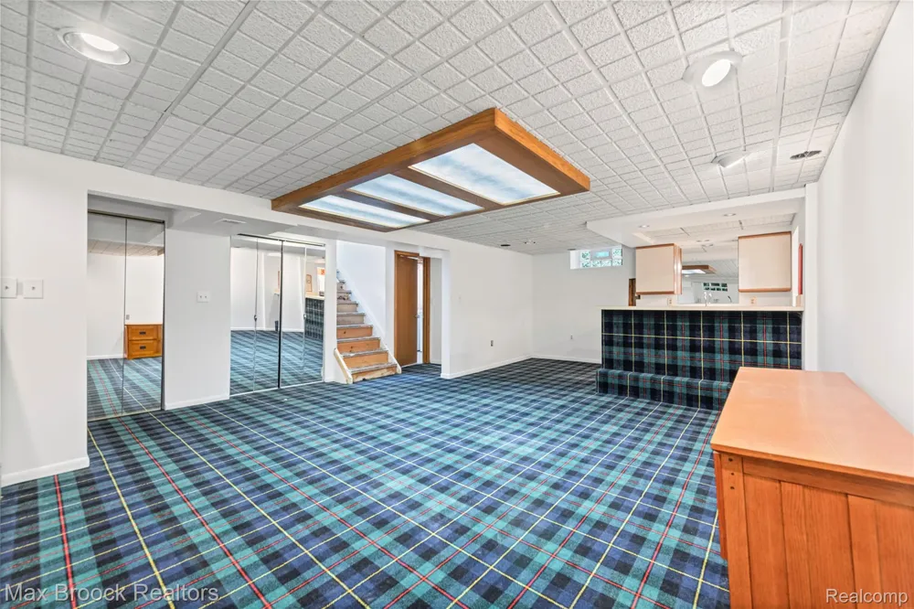 2665 Middlebelt Road West Bloomfield Charter Township, MI 48324
